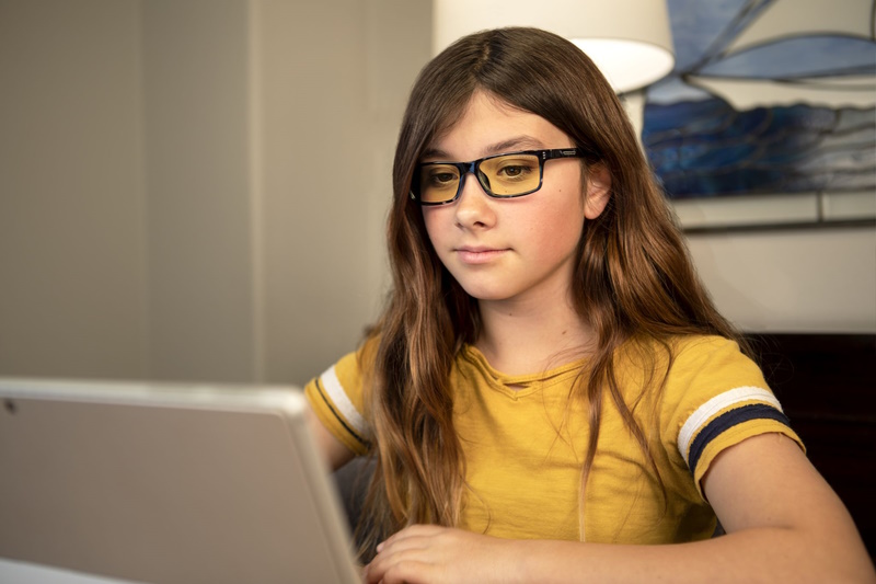 Enfants, Adolescents, ordinateur, lumière bleue, lunettes, Gunnar